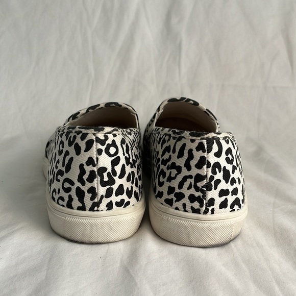 Torrid Slip on Sneakers Leopard Print Sz 7 WW - Picture 5 of 5